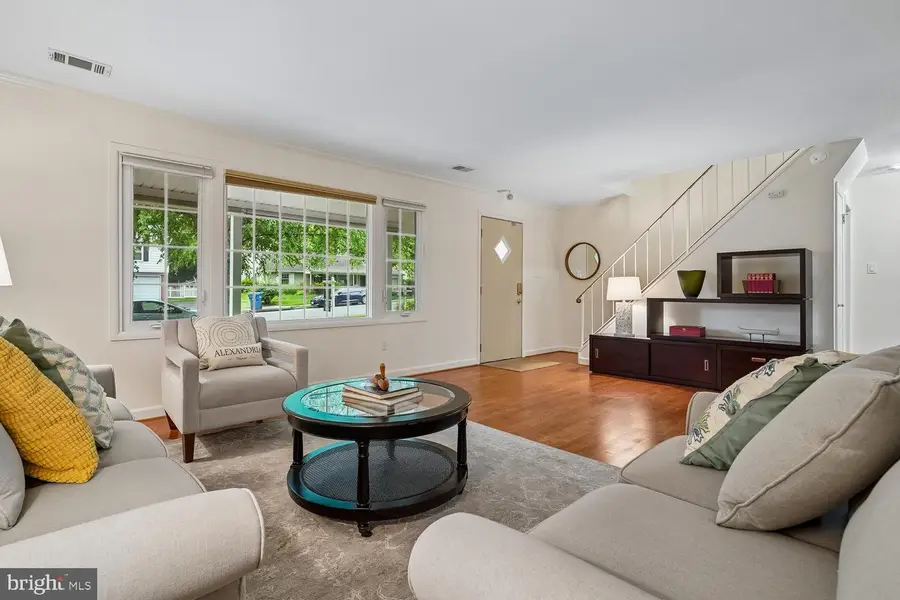 7223 Wickford Dr, Alexandria, VA 22315 - #3
