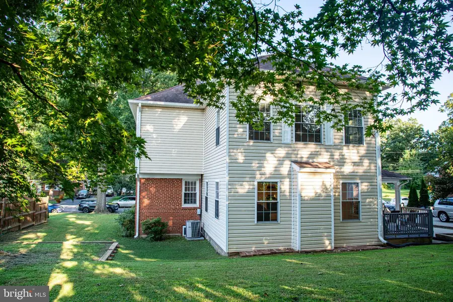 5409 Easton Dr, Springfield, VA 22151 - #3