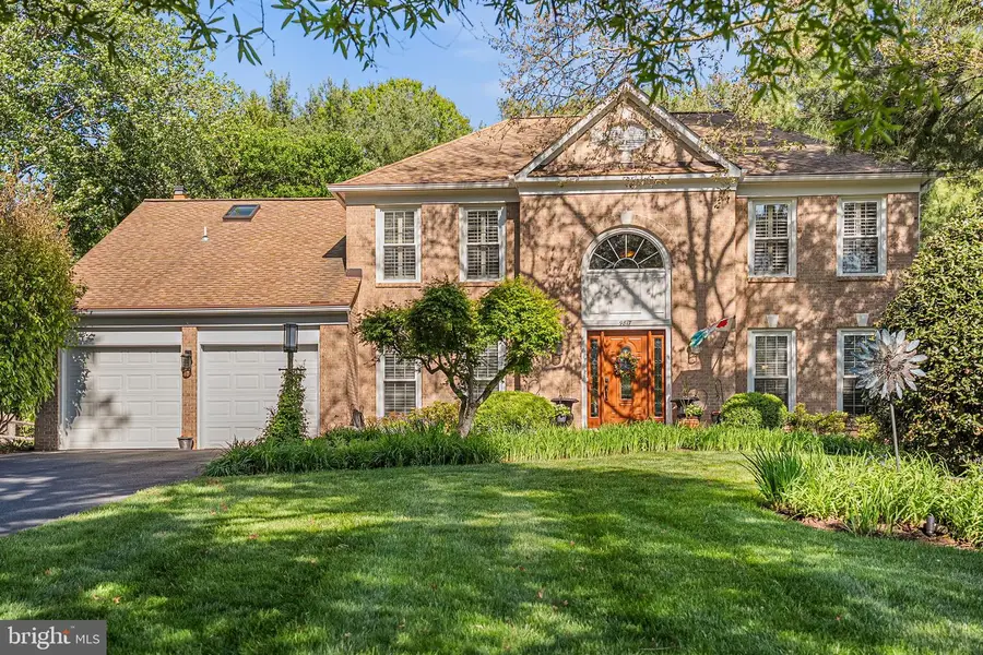 9817 Days Farm Dr, Vienna, VA 22182 - #2