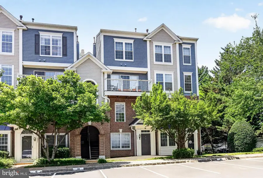 2293 Village Crossing Rd, Falls Church, VA 22043 - #2