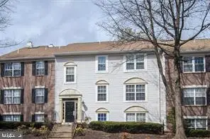 12110 Green Leaf Ct #202, Fairfax, VA 22033 - #1