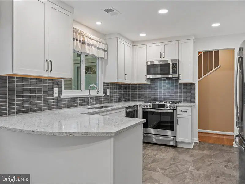 1428 Yellowwood Ct, Reston, VA 20190 - #2