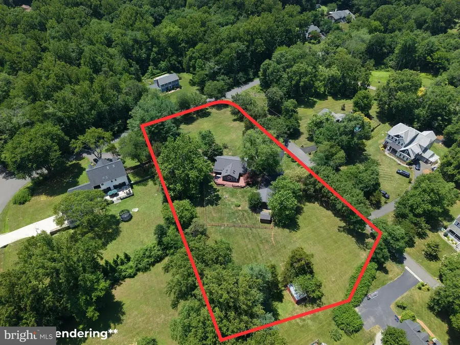 6251 Woodfair Dr, Fairfax Station, VA 22039 - #3