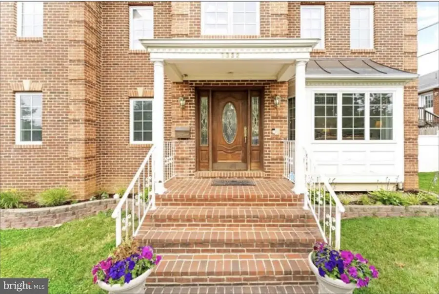 3332 Freedom Pl, Falls Church, VA 22041 - #3