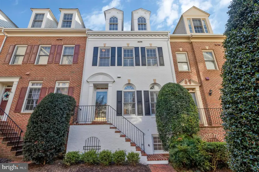 8847 Ashgrove House Ln, Vienna, VA 22182 - #2