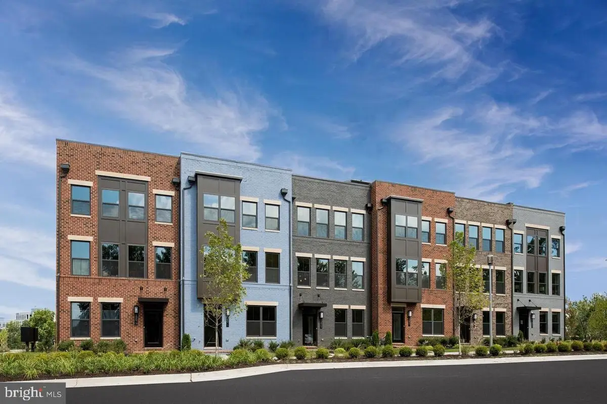 13041 Hattontown Sq, Herndon, VA 20171 - #1