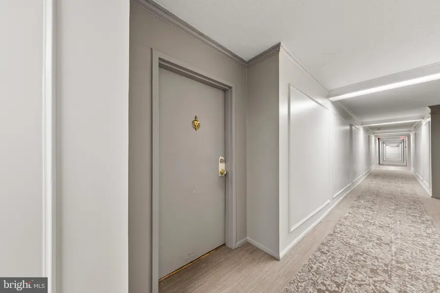 7680 Tremayne Pl #204, McLean, VA 22102 - #3