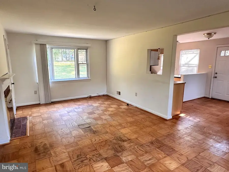 4113 Colonial Ave, Alexandria, VA 22309 - #3