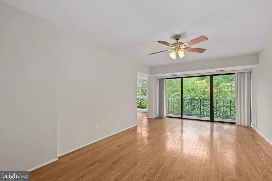 2060 Royal Fern Ct #11a, Reston, VA 20191 - #3