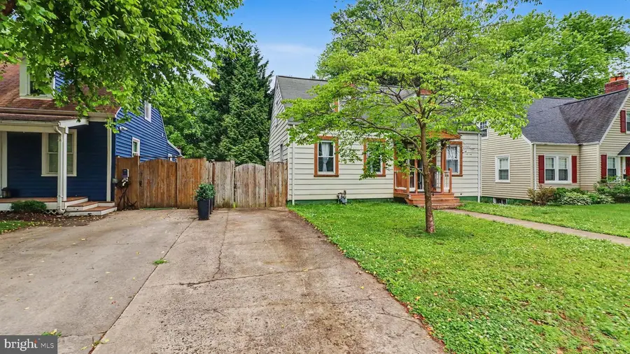 2803 Greenway Blvd, Falls Church, VA 22042 - #2