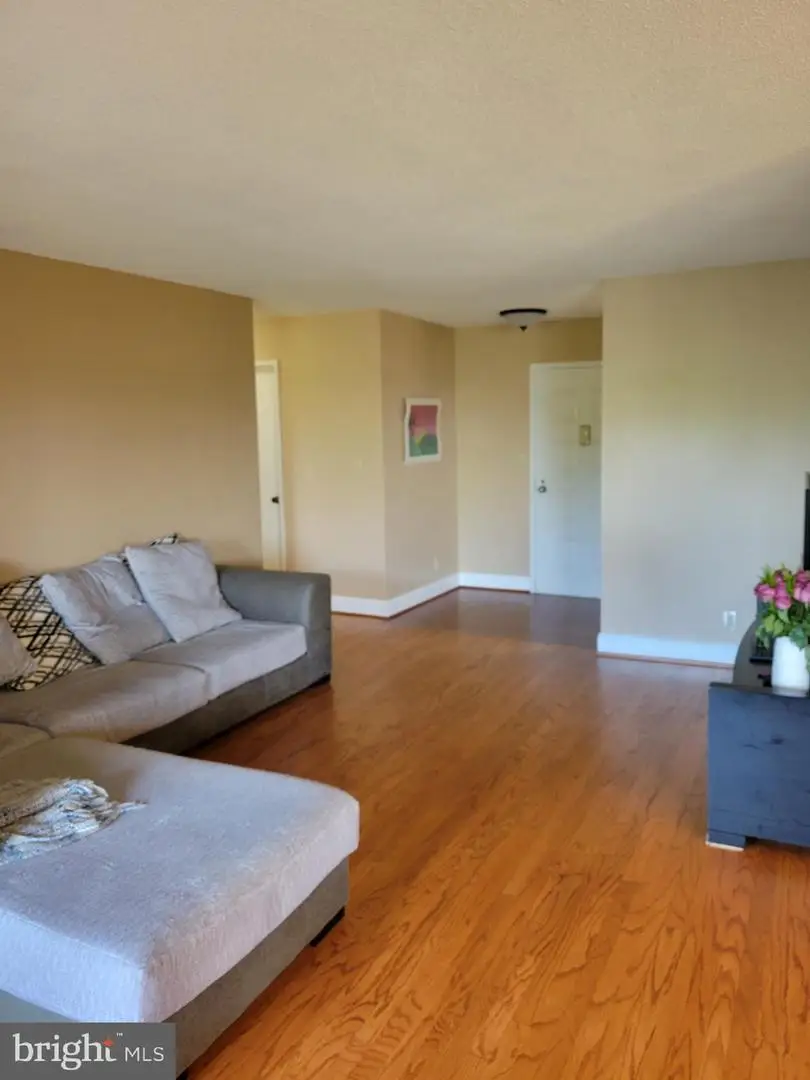 8370 Greensboro Dr #908, McLean, VA 22102 - #3