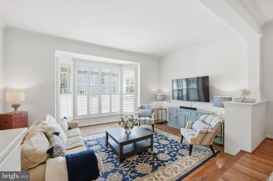 8656 Royal Worcester Ln, Fairfax, VA 22031 - #2