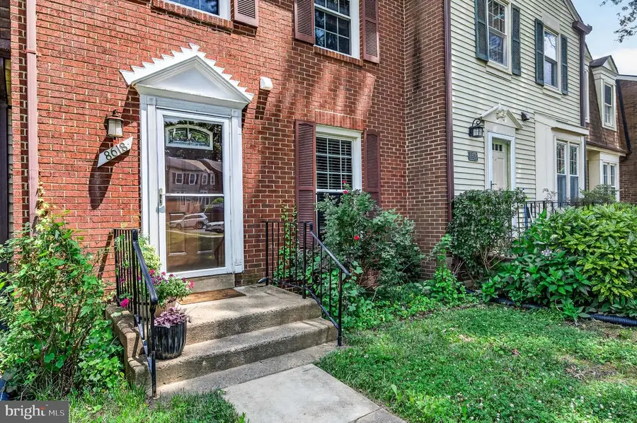 8618 Dellway Ln, Vienna, VA 22180 - #3