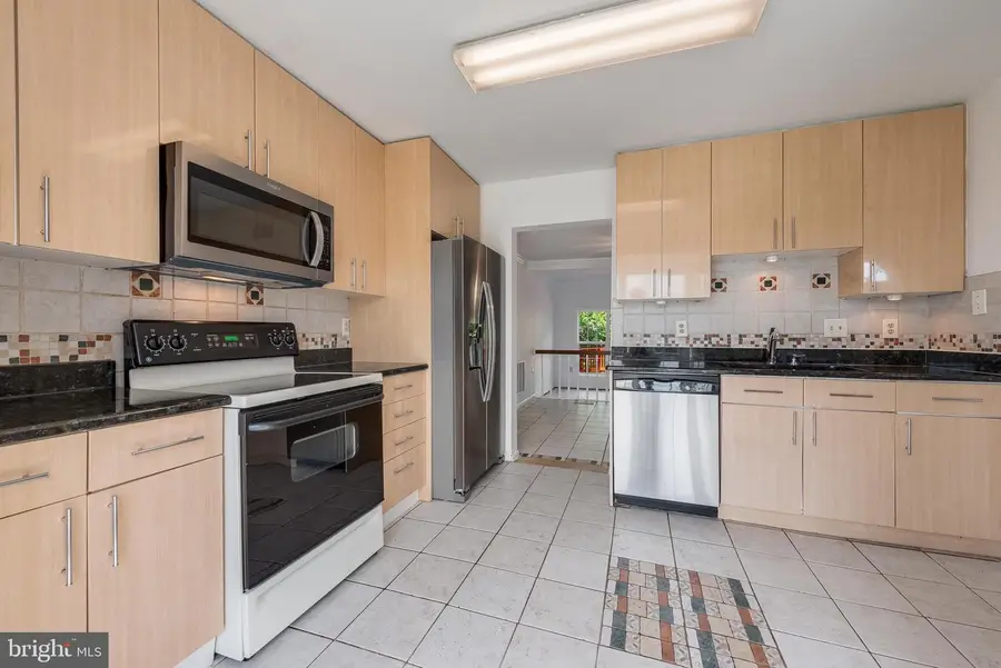 13240 Grand Junction Dr, Fairfax, VA 22033 - #3