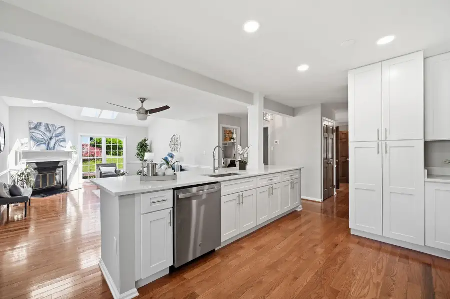 8401 Cardinal Glen Ct, Vienna, VA 22182 - #2