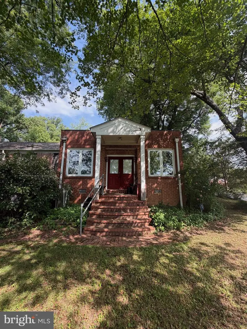 7314 Idylwood Rd, Falls Church, VA 22043 - #2