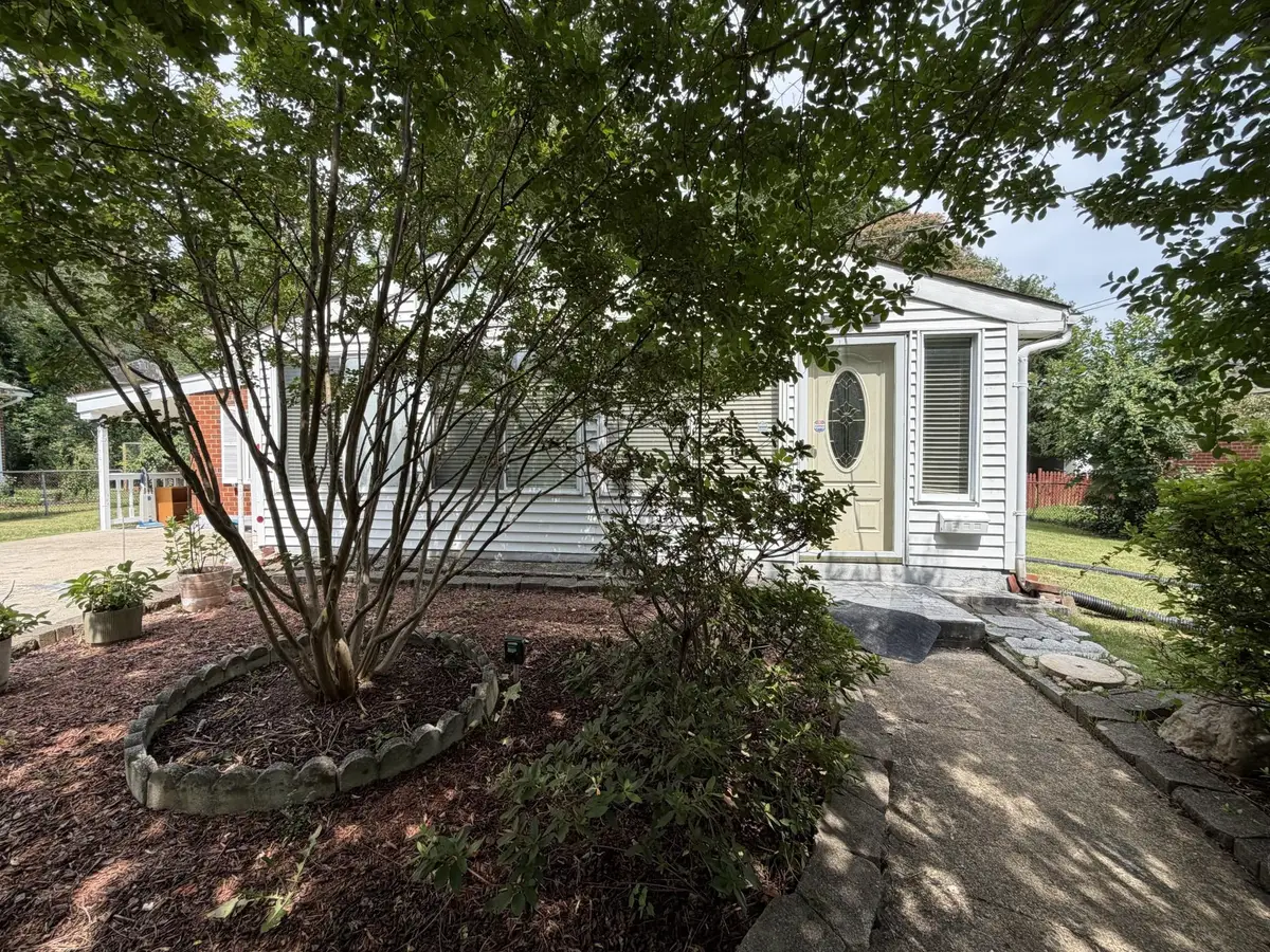 6242 Indian Run Pkwy, Alexandria, VA 22312 - #1