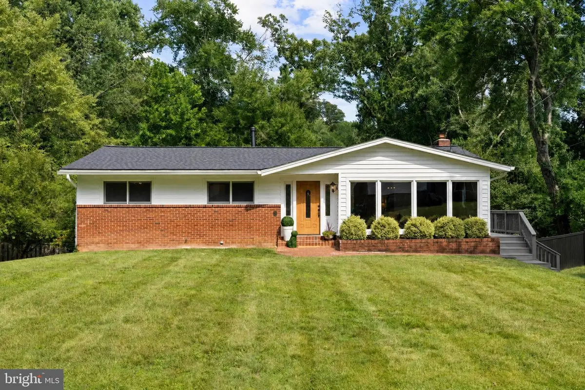 8719 Gateshead Rd, Alexandria, VA 22309 - #1