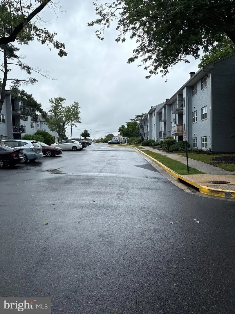 7094 Spring Garden Dr #202, Springfield, VA 22150 - #3