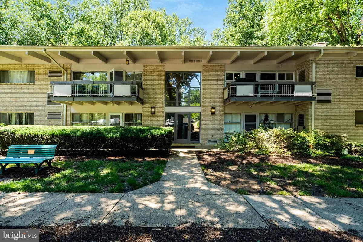 7758 Donnybrook Ct #101, Annandale, VA 22003 - #1