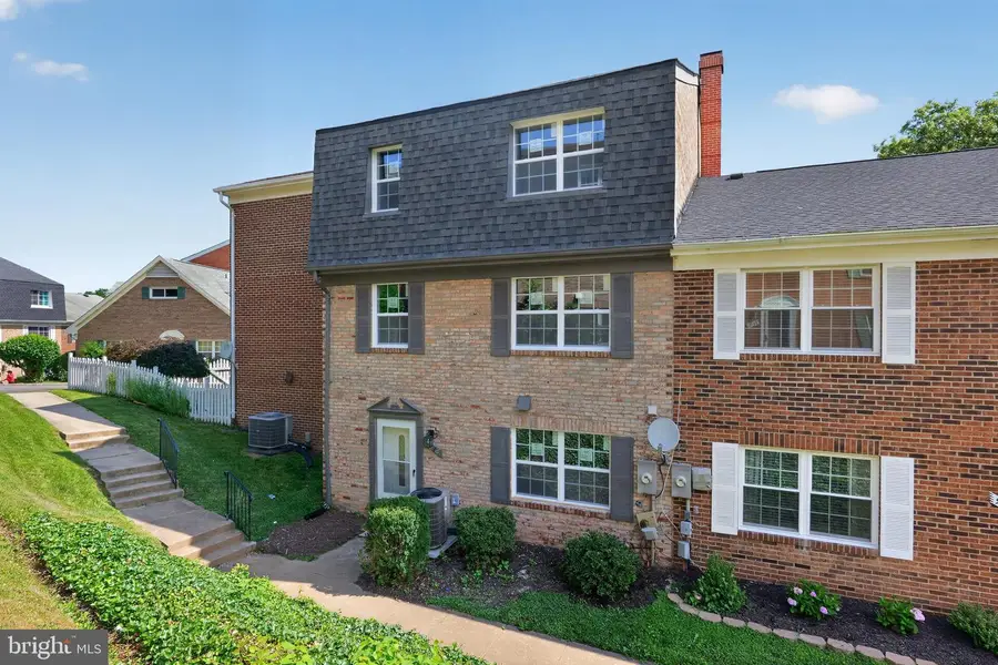 9836 Hagel Cir, Lorton, VA 22079 - #2