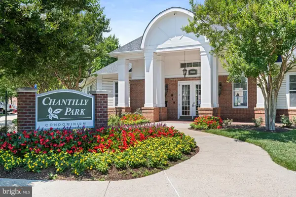3830 Lightfoot St #425, CHANTILLY, VA 20151