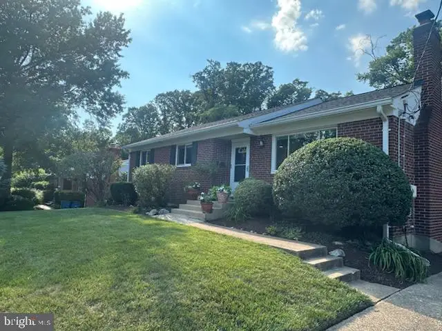 7504 Nancemond St, Springfield, VA 22150 - #3