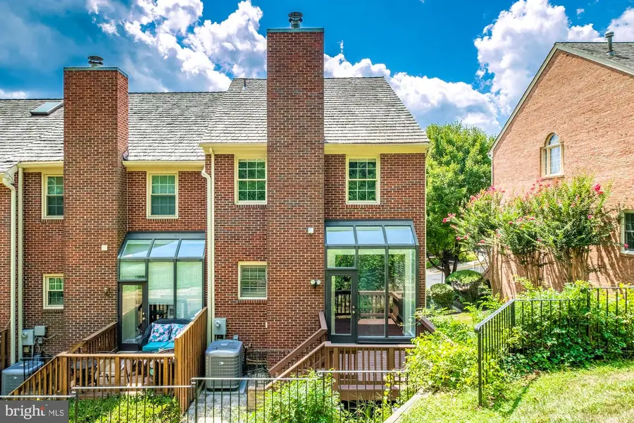 6008 Kelsey Ct, Falls Church, VA 22044 - #2