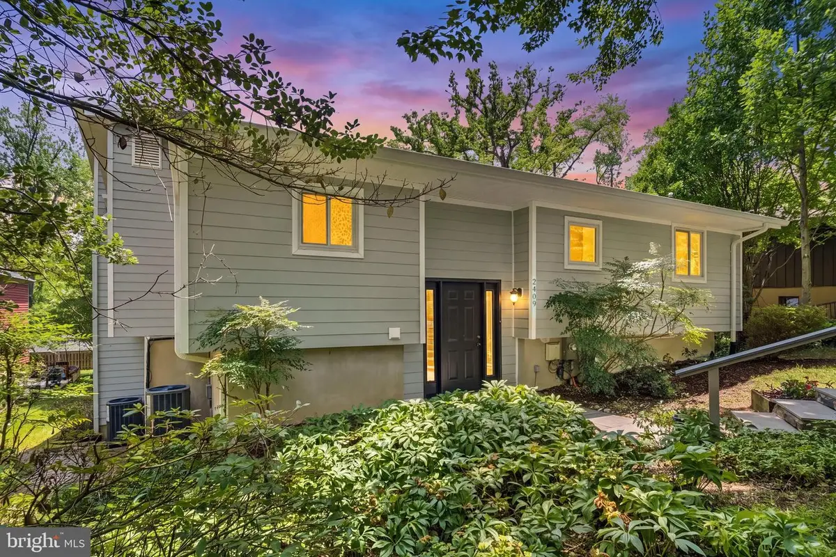 2409 Chestnut St, Falls Church, VA 22043 - #1
