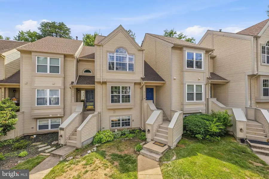 6104 Stonepath Cir, Centreville, VA 20120 - #2