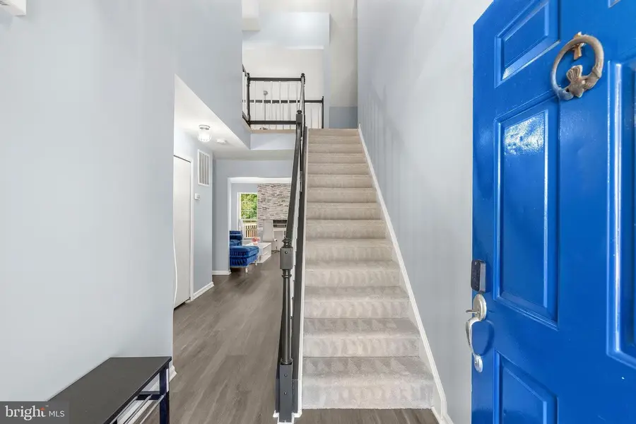 6104 Stonepath Cir, Centreville, VA 20120 - #3