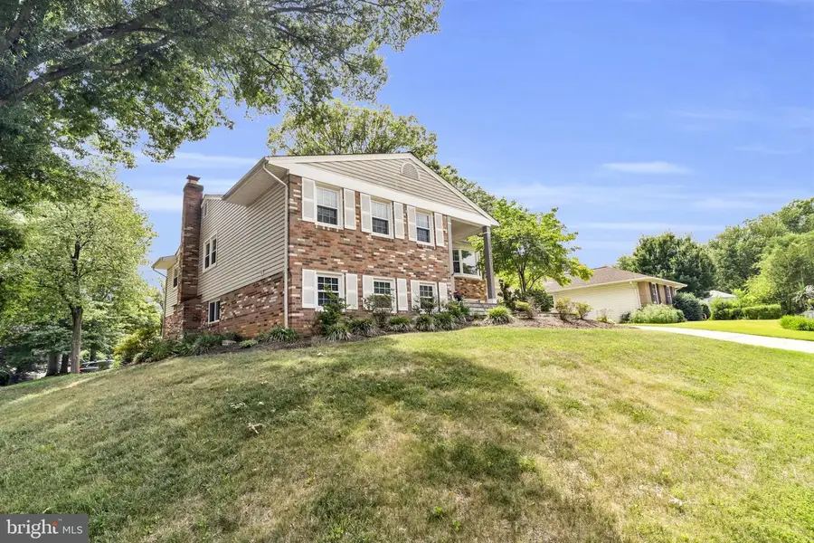 8001 Leyton Pl, Springfield, VA 22152 - #3