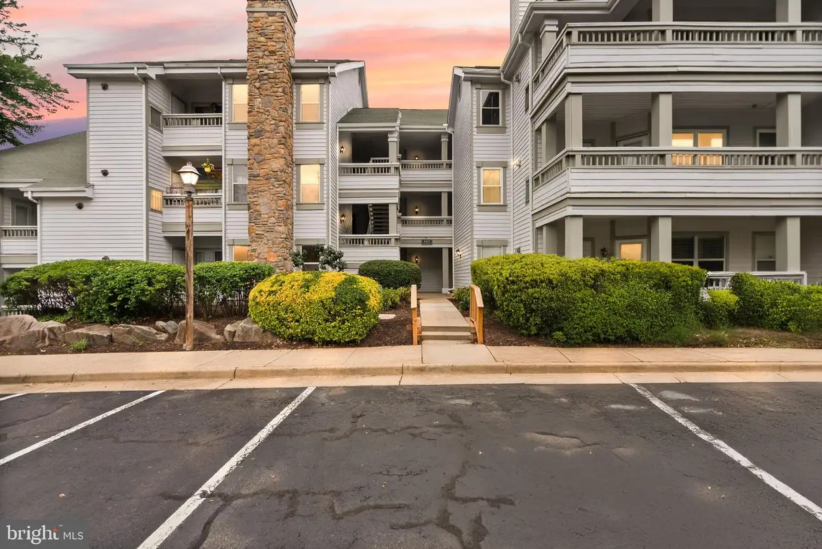 4405 Fair Stone Dr #204, Fairfax, VA 22033 - #1