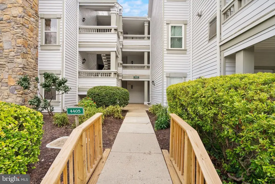 4405 Fair Stone Dr #204, Fairfax, VA 22033 - #2