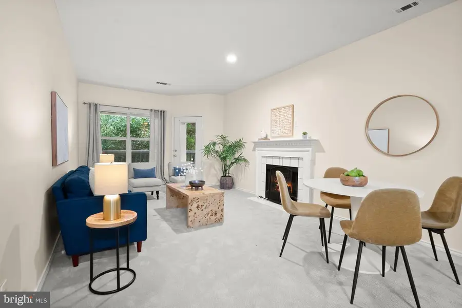 4405 Fair Stone Dr #204, Fairfax, VA 22033 - #3