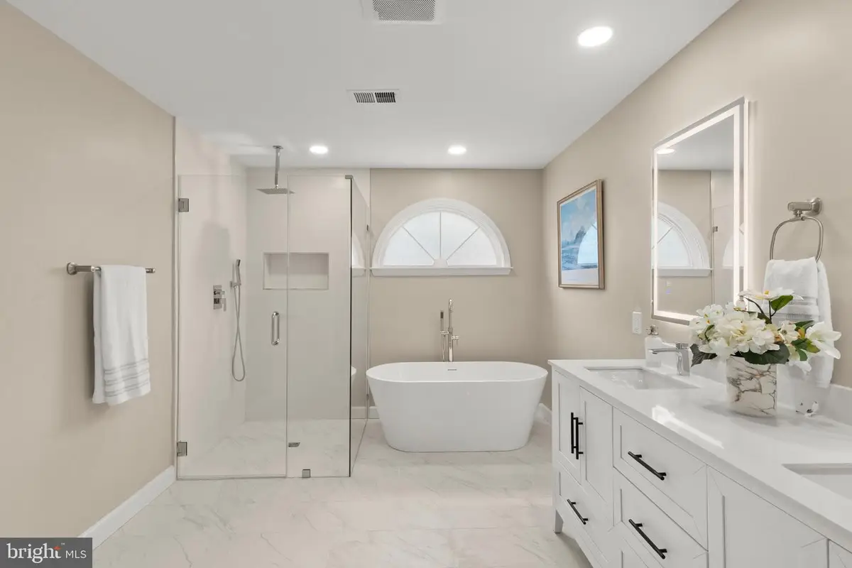 6312 Chaucer View Cir, Alexandria, VA 22304 - #1