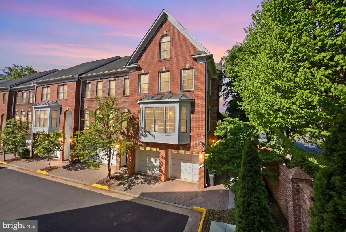 1320 Lessard Ln, McLean, VA 22101 - #1