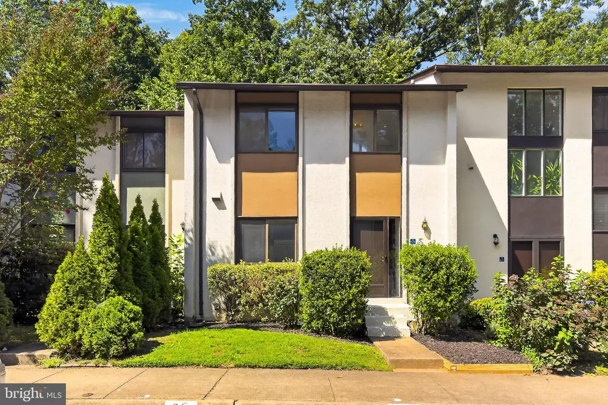 11859 Coopers Ct, Reston, VA 20191 - #1