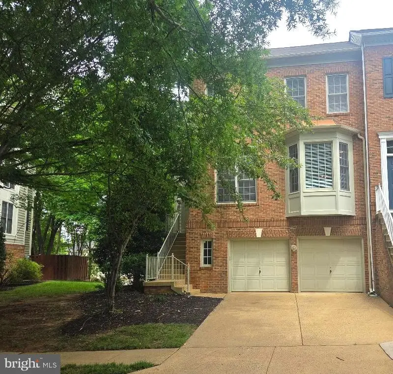 9546 Lagersfield Cir, Vienna, VA 22181 - #1