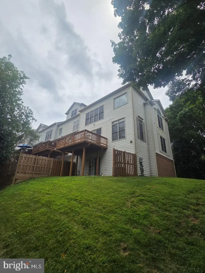 9546 Lagersfield Cir, Vienna, VA 22181 - #3