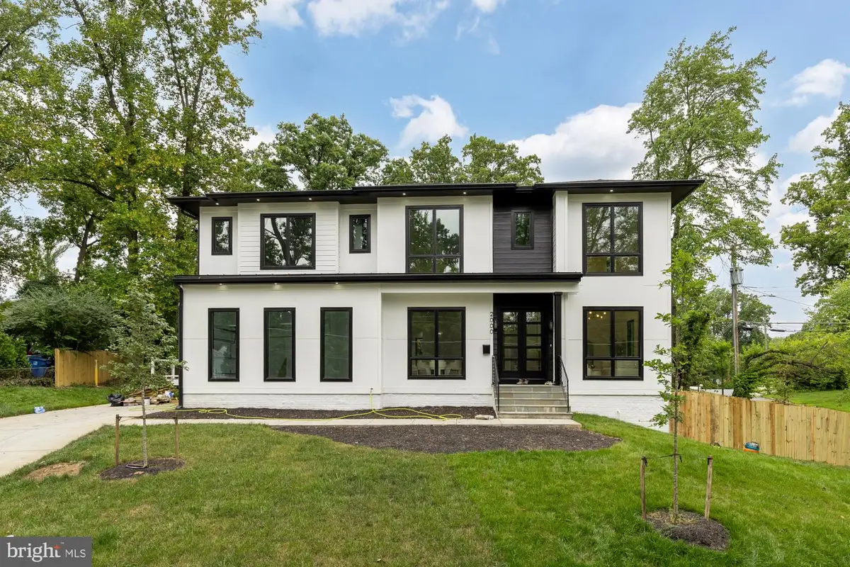 2000 Oswald Pl, Falls Church, VA 22043 - #1