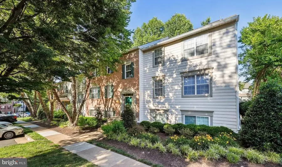 12023 Golf Ridge Ct #202, Fairfax, VA 22033 - #2