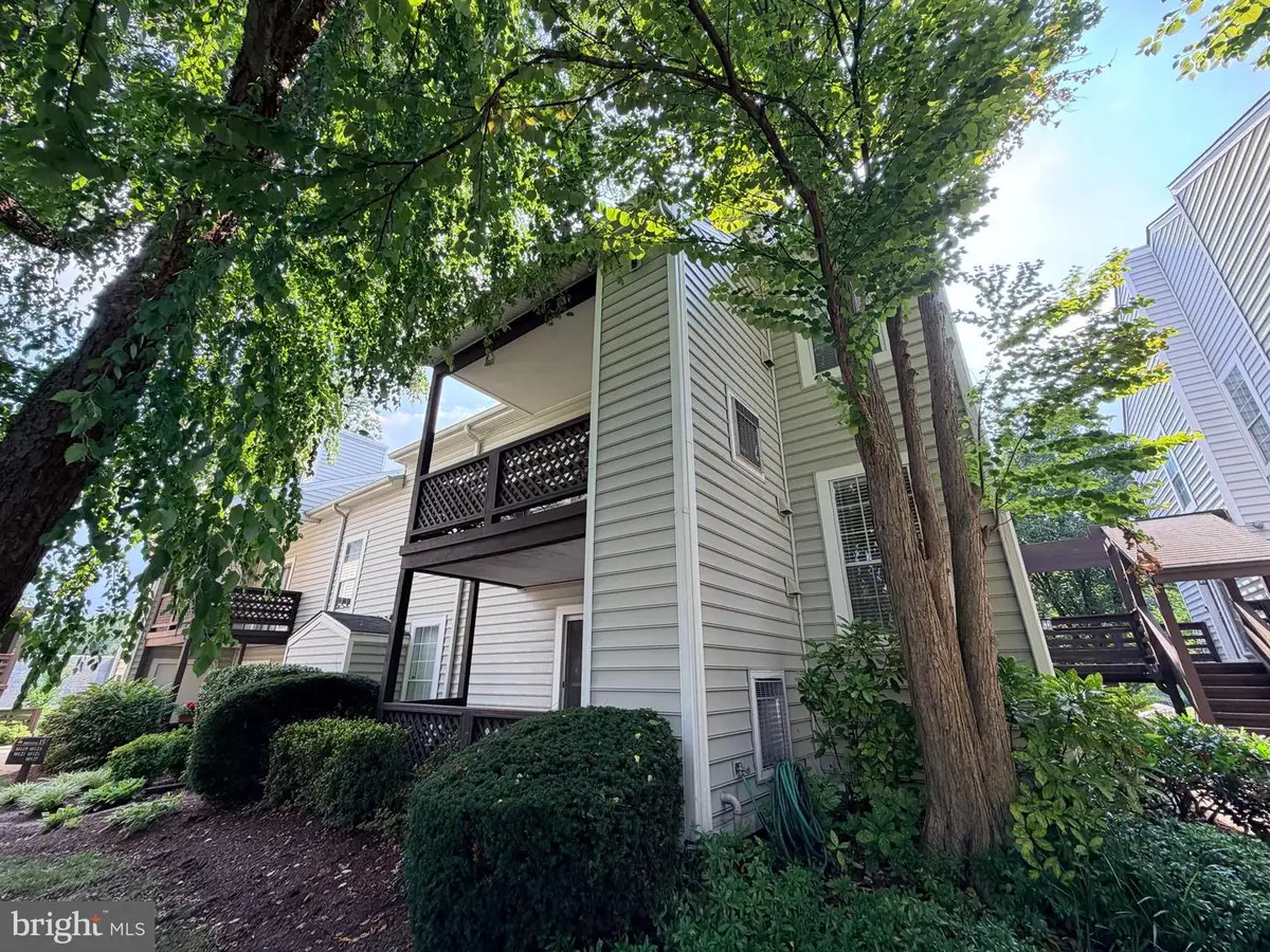 10131 Oakton Terrace Rd, Oakton, VA 22124 - #1