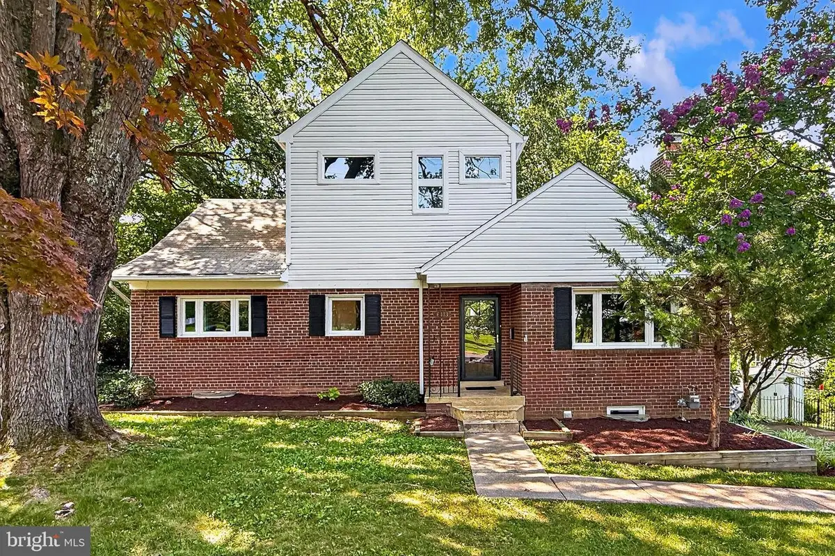 6413 Carolyn Dr, Falls Church, VA 22044 - #1