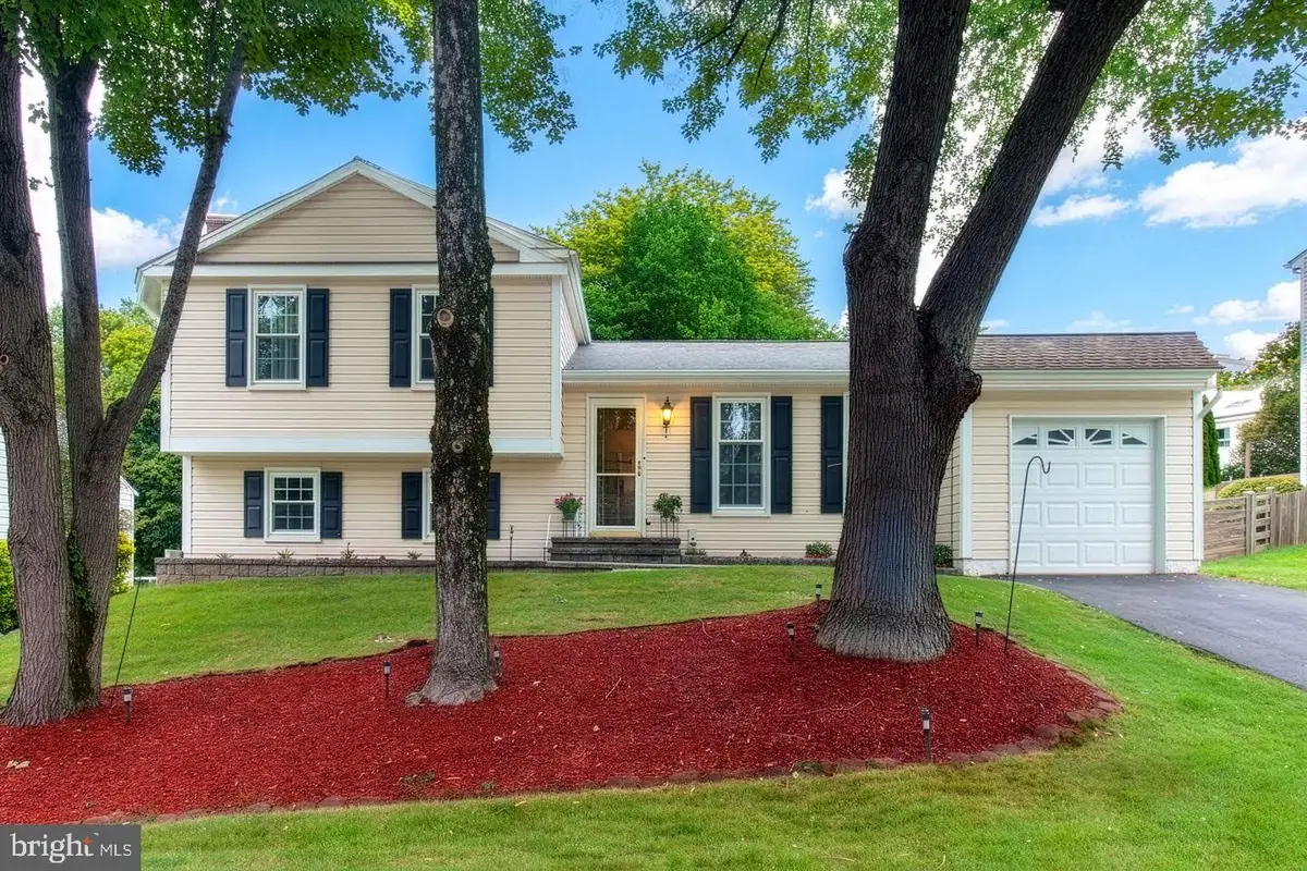 13626 Old Dairy Rd, Herndon, VA 20171 - #1