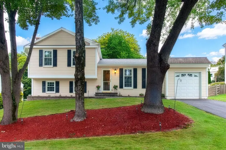 13626 Old Dairy Rd, Herndon, VA 20171 - #2