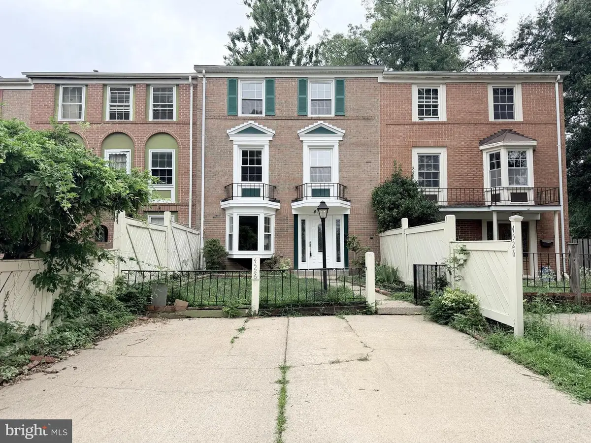 4526 Arendale Sq, Alexandria, VA 22309 - #1