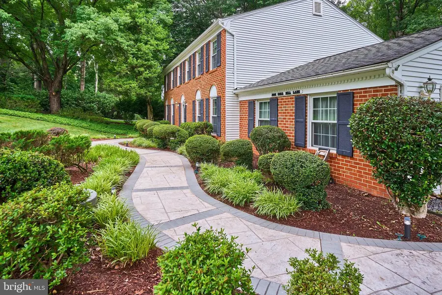 3091 Cobb Hill Ln, Oakton, VA 22124 - #3