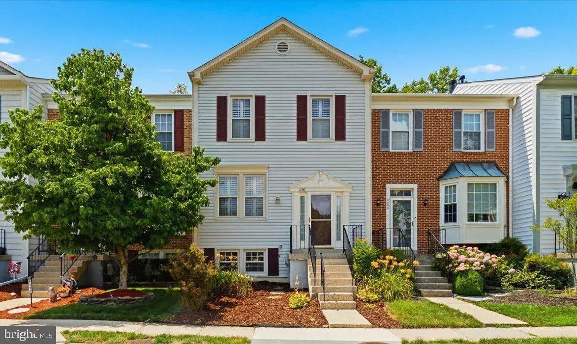 6090 Joust Ln, Alexandria, VA 22315 - #1
