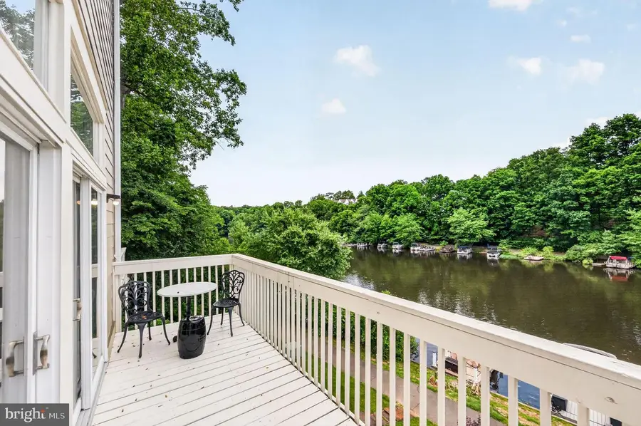 11103 Lake Chapel Ln, Reston, VA 20191 - #3